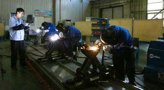 American Metal Workers Salary Levels and Application Process