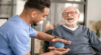 Family Care Guide: Aging Comfortably in the Familiarity of Home